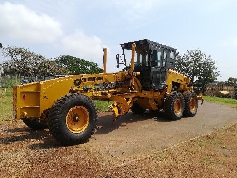 For grading of gravel roads, earthworks, mixing of road layworks and final cuts on road surfaces