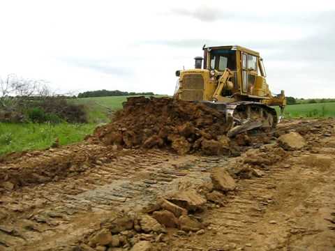 For bush clearing, cutting of agricultural contours, opening up of new roads, pushing gravel stock piles, ripping of agricultural fields and removal of stumps and trees.